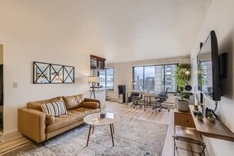 Building Photo - 1105 Spring St