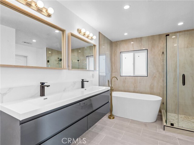 Building Photo - 1231 S Rowan Ave