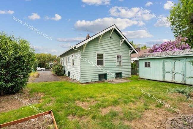 Building Photo - Charming 2-Bedroom Home in Overlook Neighb...
