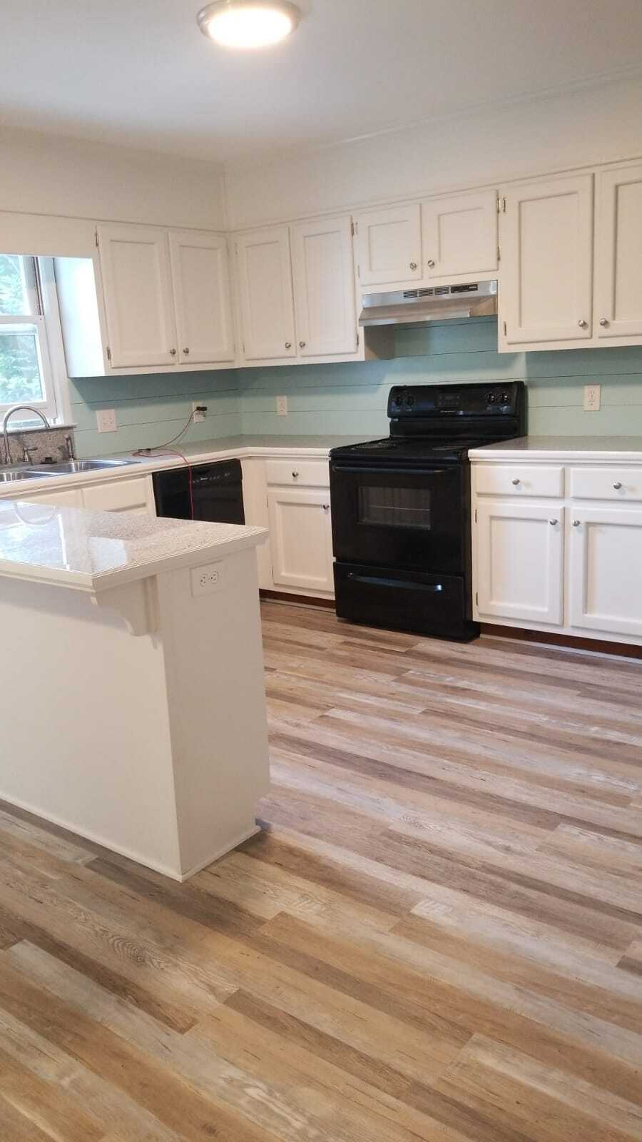 Kitchen - 783 N Parkwood Rd