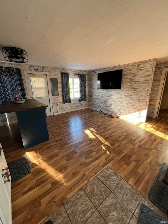 Building Photo - 930 W 590 S