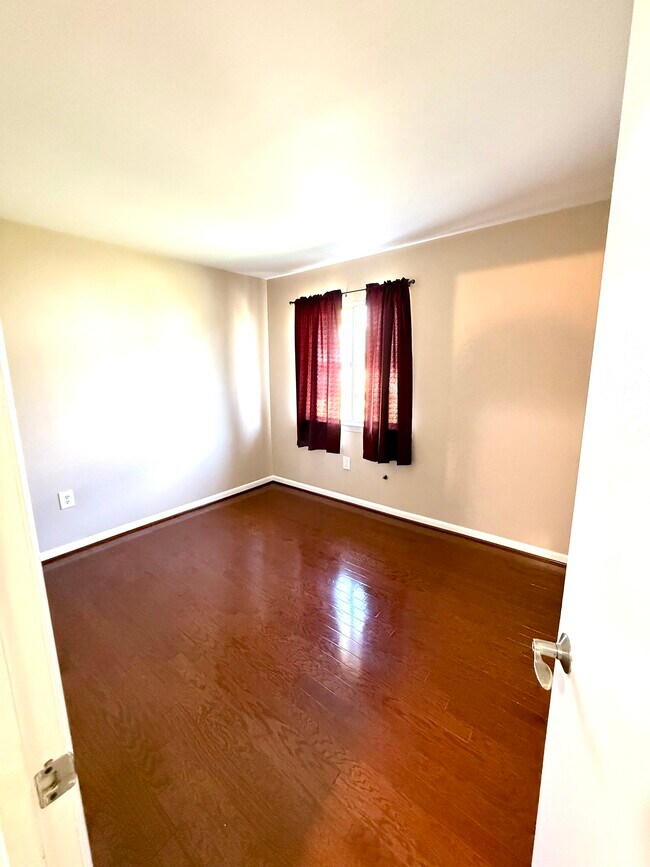 Building Photo - 8651 Madera Ct