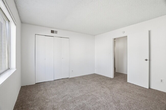 Building Photo - $1,195.95 - 1 Bed, 1 Bath Condo in Denver with Outdoor Patio Space