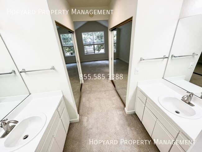 Building Photo - 416 St Emilion Ct