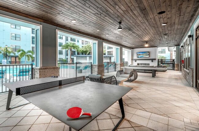 Building Photo - 9360 Vintage Hills Way