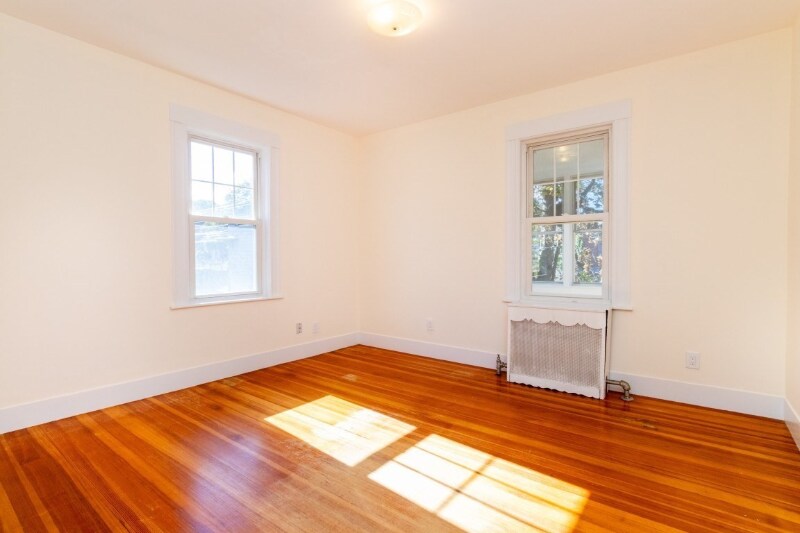 Building Photo - 8 Hastings St