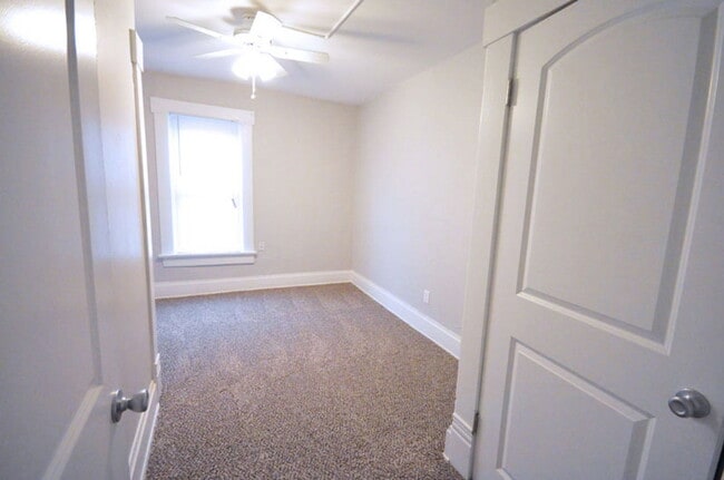 Building Photo - 24 E Blake Ave