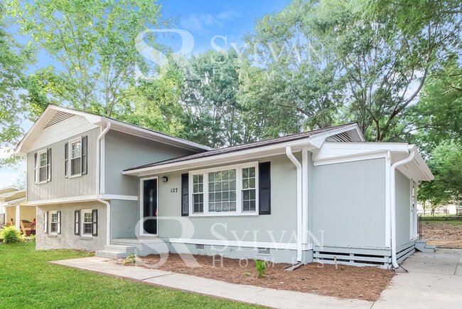 Building Photo - Coming HOME never felt so good!