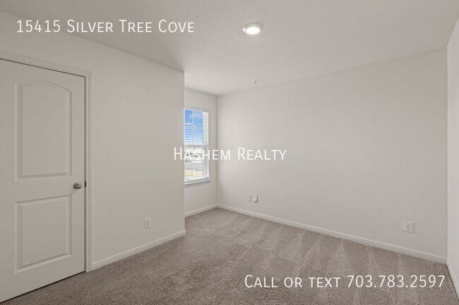 Building Photo - 15415 Silver Tree Cove