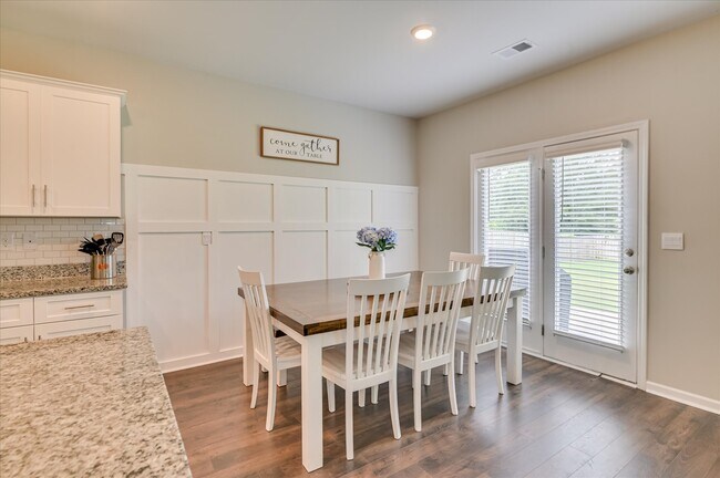 Building Photo - 7046-7046 Sideboard Xing