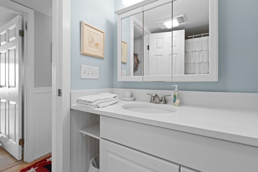 Building Photo - 1 Seacliff Ave