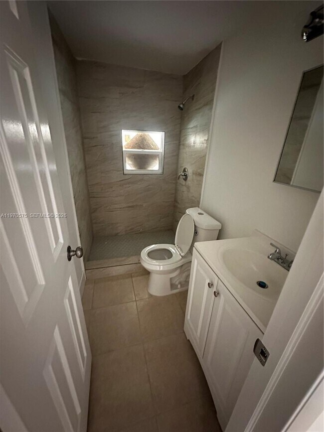 Building Photo - 1919 SW 2nd St