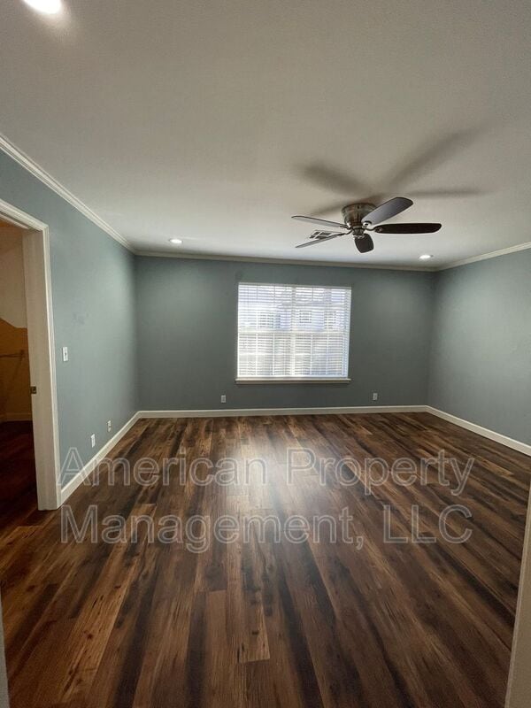 Building Photo - 5512 Columbia Ct