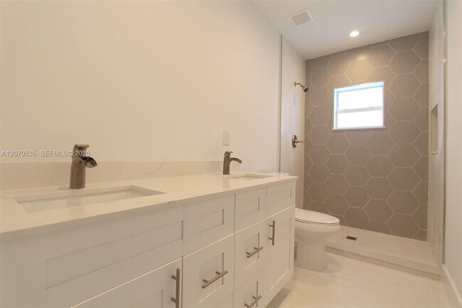Building Photo - 16035 SW 299th Terrace