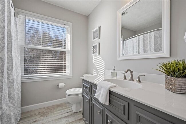 Building Photo - 4508 Pine Hill Terrace NE