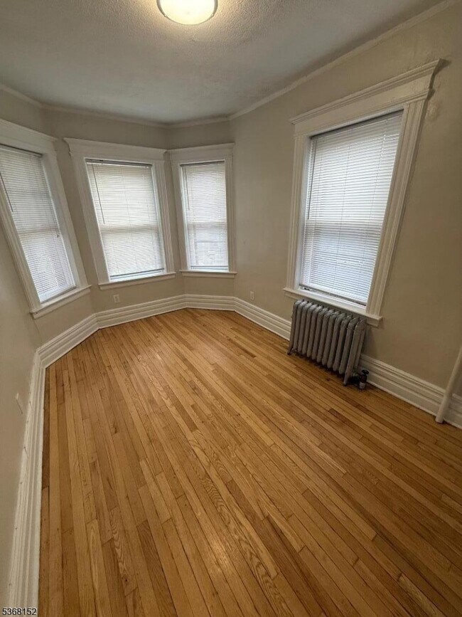 Building Photo - 570 Bloomfield Ave