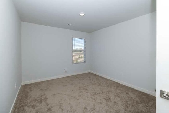 Building Photo - 244 Overlook Rd
