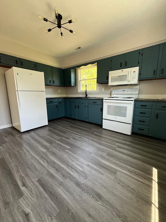 Building Photo - 3510 Cypress Pond Dr