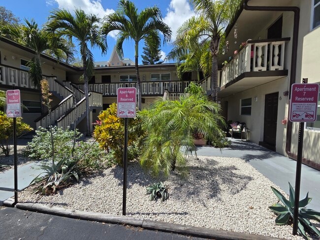 Building Photo - 720 NE 2nd St