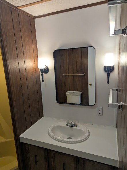 Building Photo - 10553 Waller Rd