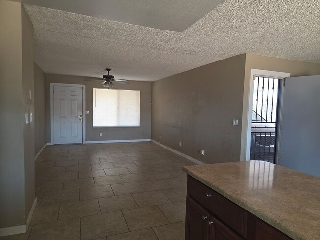Building Photo - 804 W Colgate Dr