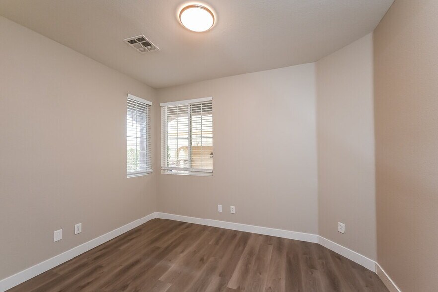 Building Photo - 9327 Wishing Creek Ave