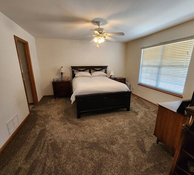 Building Photo - Beautiful 3/3/3 Home in Briargate!!!