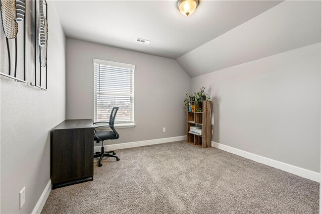 Building Photo - 2041 Tallgrass Ter