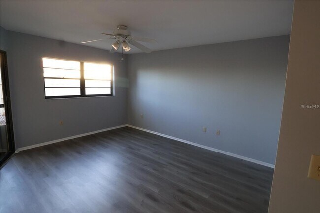 Building Photo - 2515 Bayshore Gardens Pkwy