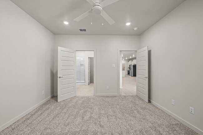 Building Photo - Brand new townhomes in Iron Horse!