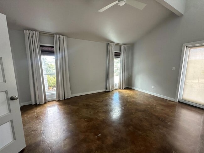 Building Photo - 5206 Scenic View Dr