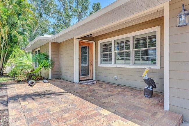 Building Photo - 1894 Loma Linda St