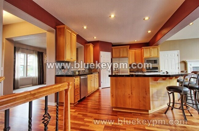 Building Photo - 4 Bed, 3 Bath Home in Happy Valley with Pr...