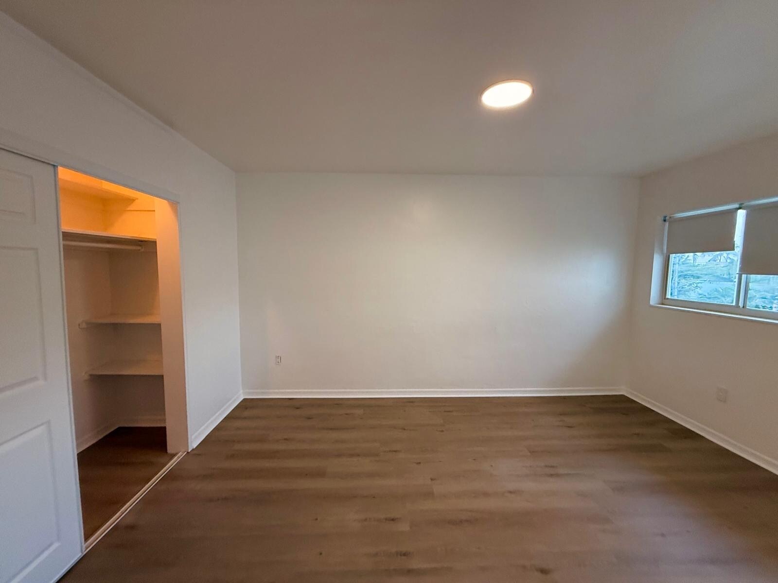 Building Photo - 10001 W Bay Harbor Dr