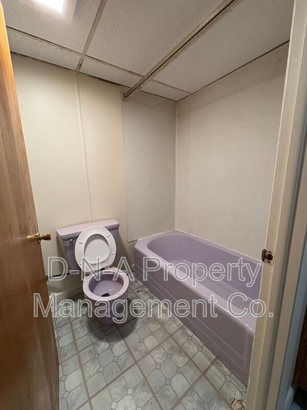 Building Photo - 115 3rd St