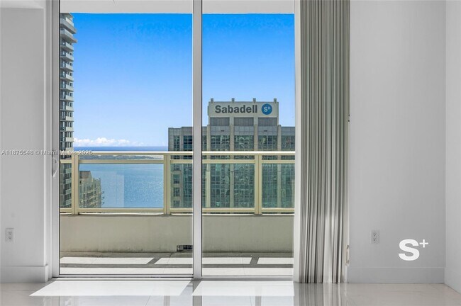 Building Photo - 1080 Brickell Ave