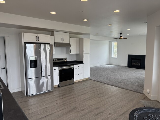 Building Photo - 10108 Ridge Pine Dr