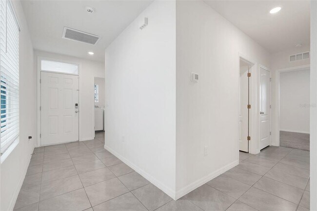 Building Photo - 3881 Brant Pl