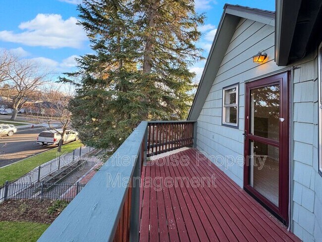 Building Photo - 1909 N 10th St