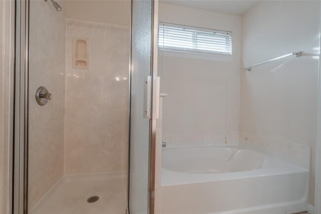 Building Photo - 9516 Castle Pines Dr