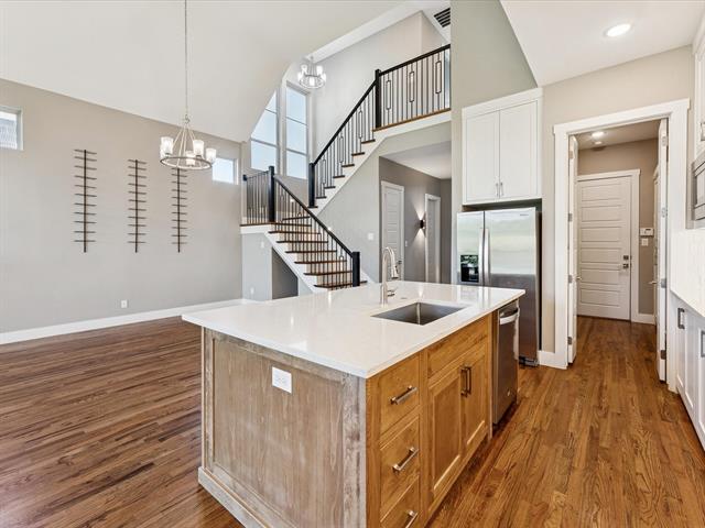 Building Photo - 914 St George Pl