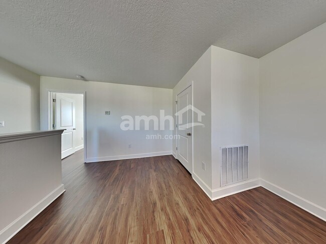Building Photo - 16706 Cheyanne Ct