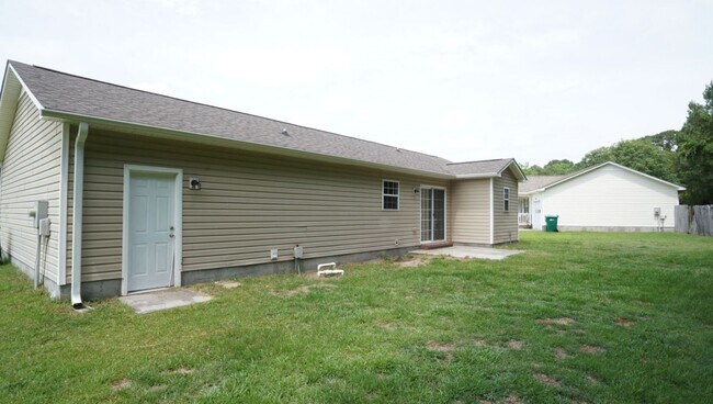 Building Photo - 116 Howell Dr