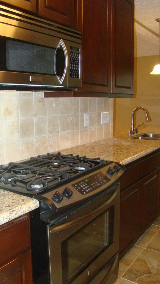 Building Photo - 2715 Sunbird Dr