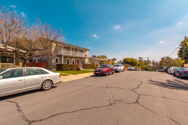 Building Photo - Charming North Park 2 Bedroom with Washer/Dryer, Backyard & Parking!