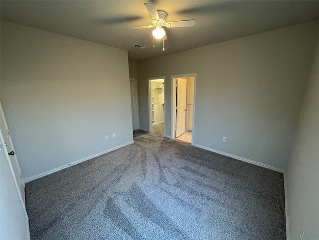 Building Photo - 2919 Peony Dr