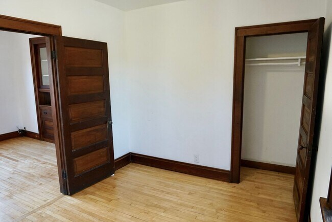 Building Photo - 2519 W Cherry St