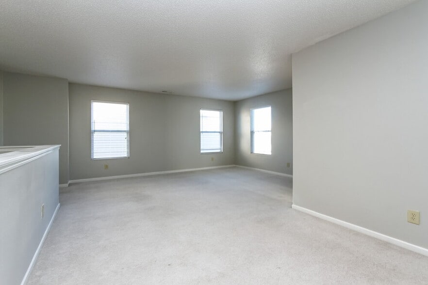 Building Photo - 7926 Hydrangea Ct