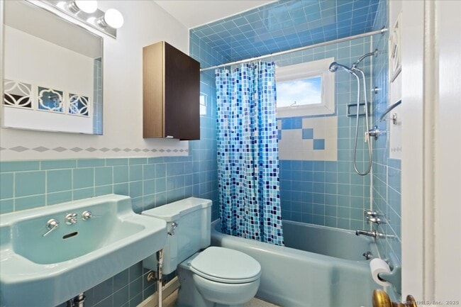 Building Photo - 8 Arlington Heights
