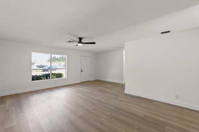 Building Photo - 7406 Willow Spring Cir N